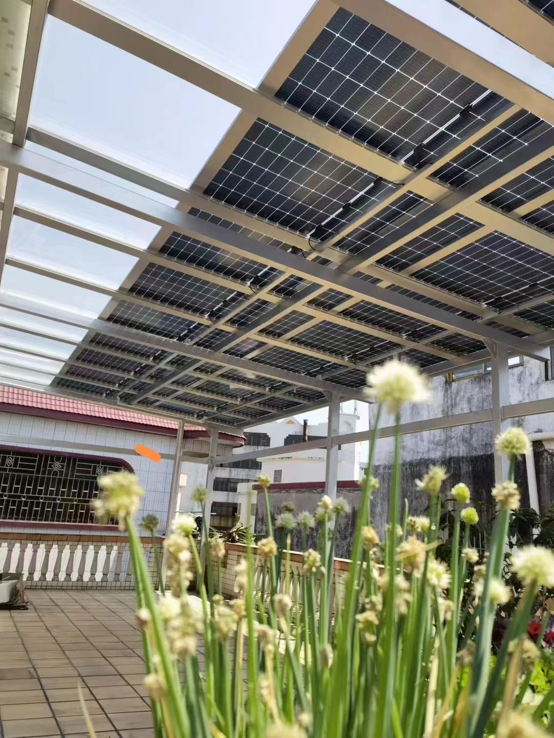 简阳别墅家用屋顶太阳能发电系统安装
